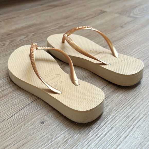 *SOLD* Havaianas Slim Flatform Flip-flop Sandals - Picture 2 of 2